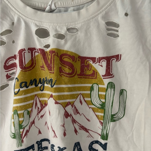 2 Graphic Tees Womens Large Yellowstone And Electric Pink - Picture 6 of 8